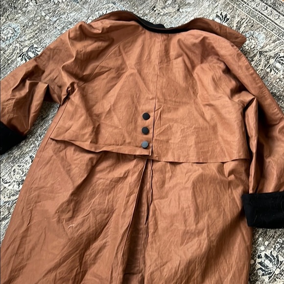 Winnie McGee Irish Linen Trench Coat - Picture 5 of 5
